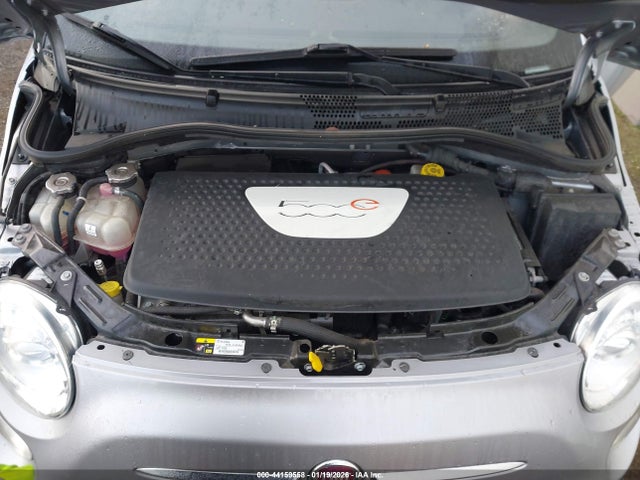 2018 FIAT 500E 3C3CFFGE3JT377544 Photo 9