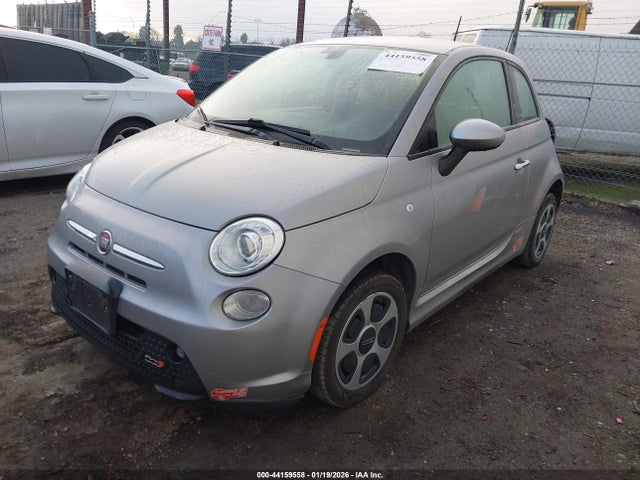 2018 FIAT 500E 3C3CFFGE3JT377544 Photo 1