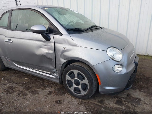 2018 FIAT 500E 3C3CFFGE3JT377544 Photo 5