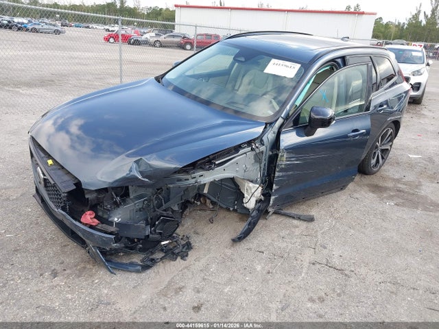 2024 VOLVO XC60 YV4L12RM5R1836709 Photo 1
