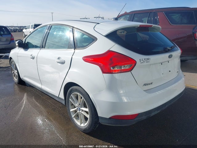 Ford FOCUS SE 2015 1FADP3K28FL202661 Image 3