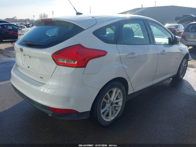Ford FOCUS SE 2015 1FADP3K28FL202661 Image 4