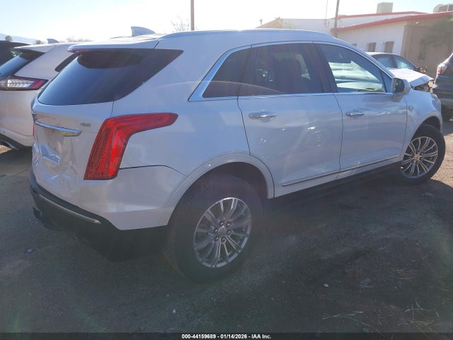 2017 CADILLAC XT5 1GYKNDRS1HZ130179 Photo 3