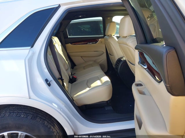 2017 CADILLAC XT5 1GYKNDRS1HZ130179 Photo 7