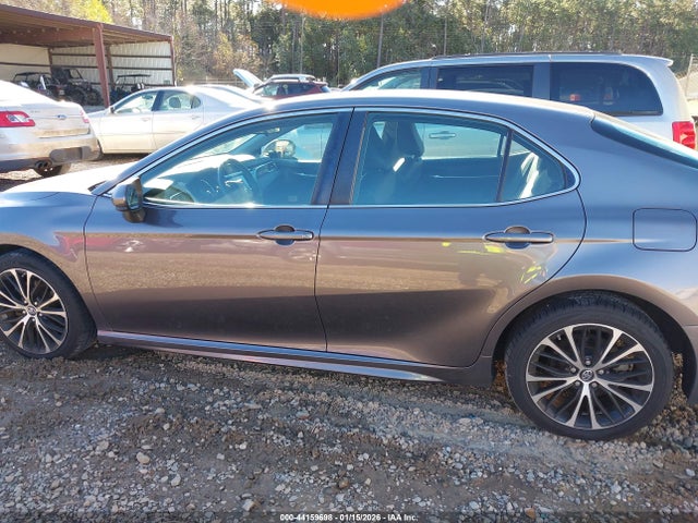 4T1B11HK4JU147817 Toyota CAMRY SE