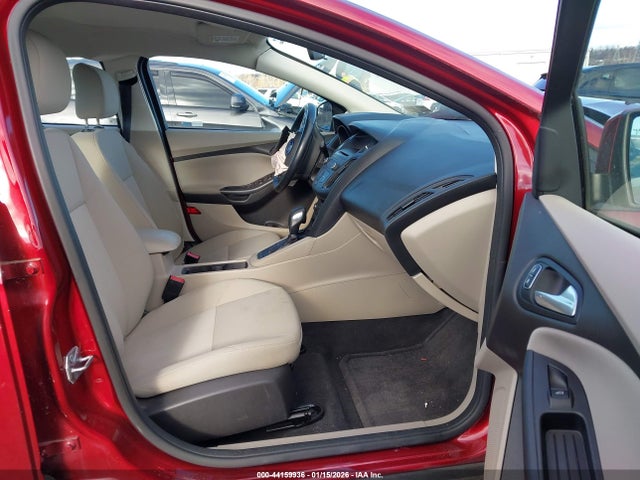 1FADP3F28HL201197 Ford FOCUS SE