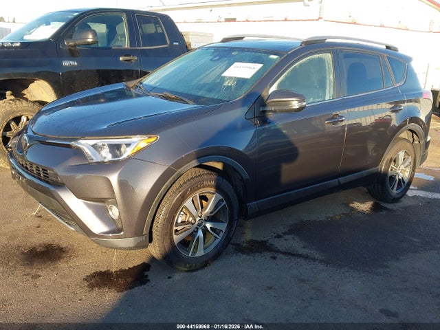 Toyota Rav4 Xle 2017 JTMRFREV7HJ715975 Image 2