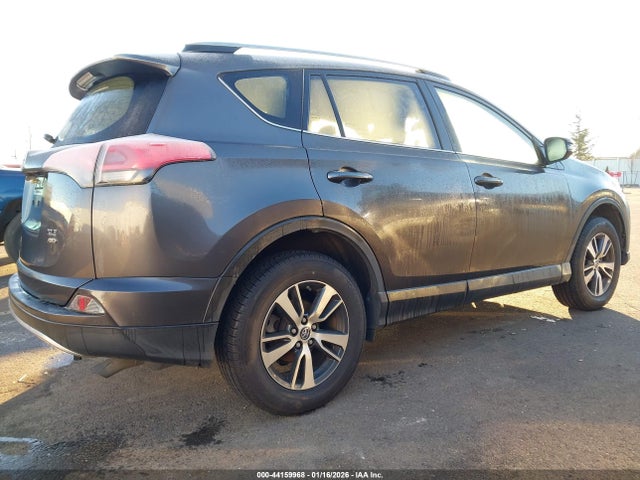 Toyota Rav4 Xle 2017 JTMRFREV7HJ715975 Image 4