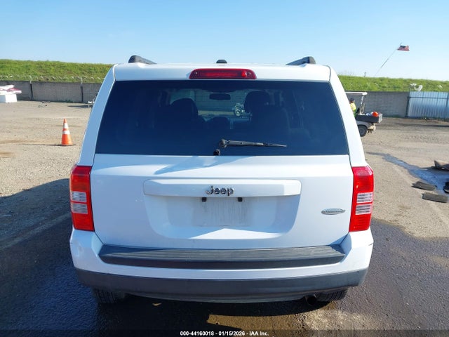 Jeep Patriot Latitude 2016 1C4NJPFA8GD795992 Image 16