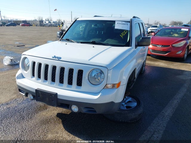 Jeep Patriot Latitude 2016 1C4NJPFA8GD795992 Image 2