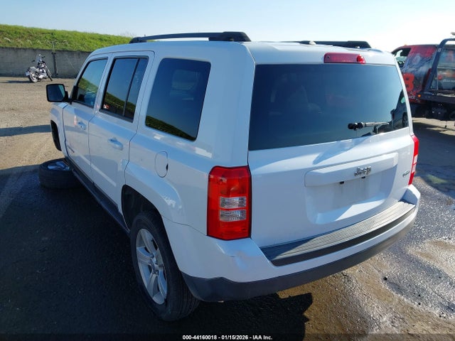 Jeep Patriot Latitude 2016 1C4NJPFA8GD795992 Image 3