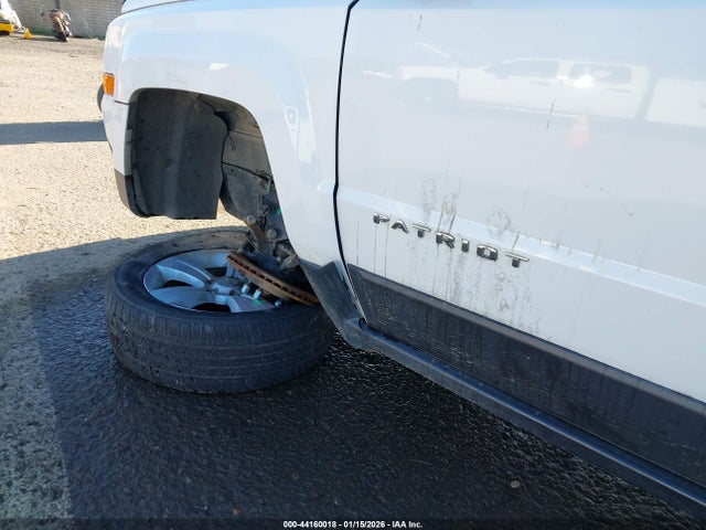 Jeep Patriot Latitude 2016 1C4NJPFA8GD795992 Image 6