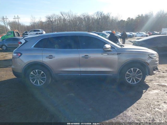 Lincoln Nautilus Standard 2020 2LMPJ6J90LBL35144 Image 32