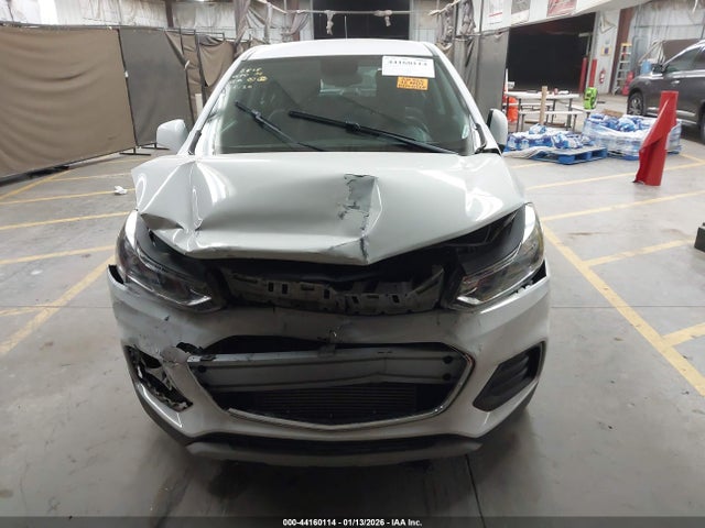 3GNCJKSB0KL116316 Chevrolet TRAX LS
