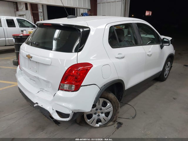 3GNCJKSB0KL116316 Chevrolet TRAX LS