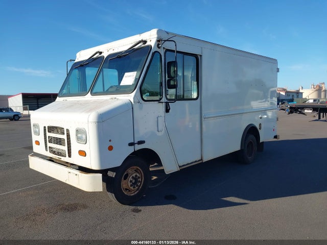 Ford E-350 Stripped 2018 1FC3E3K65JDC36719 Image 2