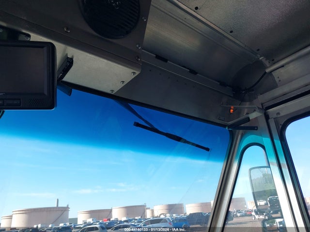 Ford E-350 Stripped 2018 1FC3E3K65JDC36719 Image 13