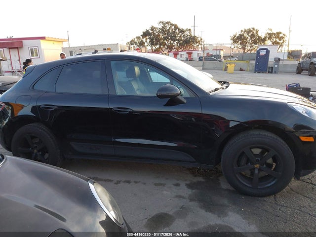 Porsche Macan 2018 WP1AA2A50JLB00606 Image 13