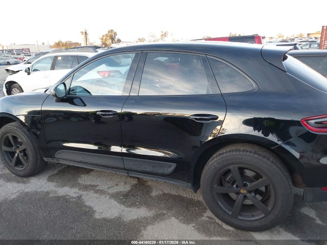 Porsche Macan 2018 WP1AA2A50JLB00606 Image 14