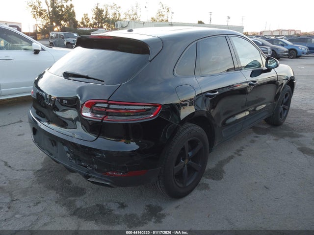2018 PORSCHE MACAN WP1AA2A50JLB00606 Photo 3