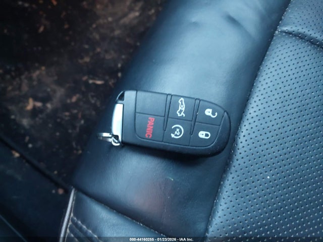 1C3CCCEG1FN540257 Chrysler 200 C