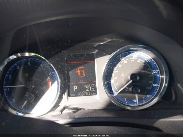 2T1BURHE8JC020618 Toyota COROLLA LE