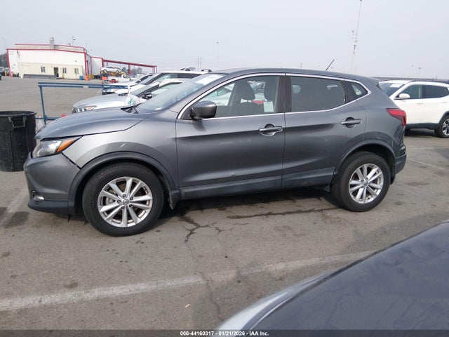 JN1BJ1CP9JW195134 Nissan Rogue Sport S