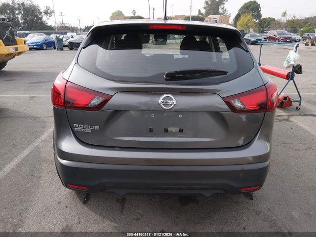 JN1BJ1CP9JW195134 Nissan Rogue Sport S