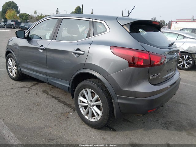 JN1BJ1CP9JW195134 Nissan Rogue Sport S
