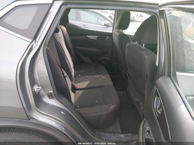JN1BJ1CP9JW195134 Nissan Rogue Sport S