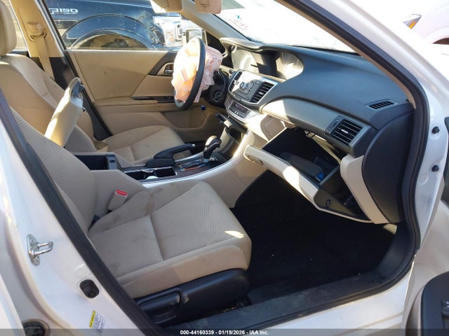 Продажа на аукционе авто 2015 Honda Accord Lx, vin: 1HGCR2F3XFA011608, номер лота: 44160339