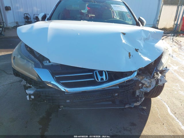 Продажа на аукционе авто 2015 Honda Accord Lx, vin: 1HGCR2F3XFA011608, номер лота: 44160339