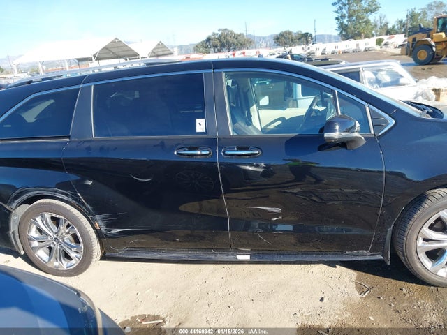 Toyota Sienna Platinum 2023 5TDERKEC8PS170771 Image 13