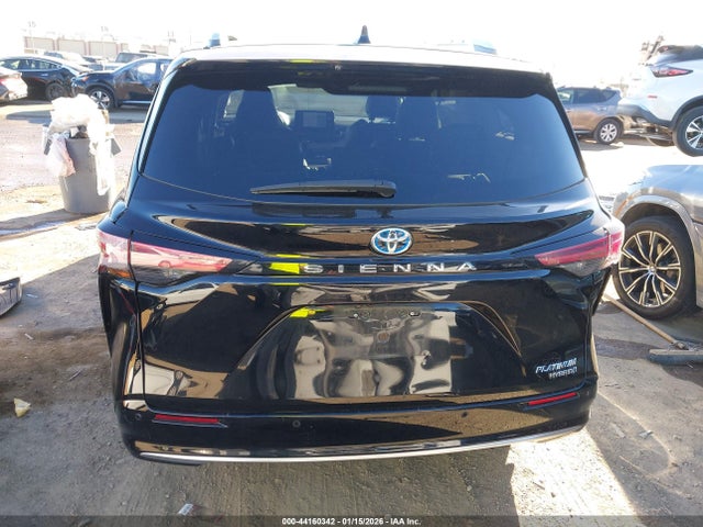 Toyota Sienna Platinum 2023 5TDERKEC8PS170771 Image 16