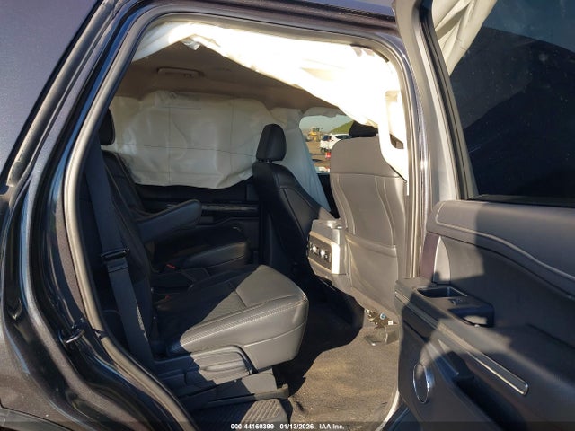 1FMJU1J87REA40087 Ford Expedition Xlt
