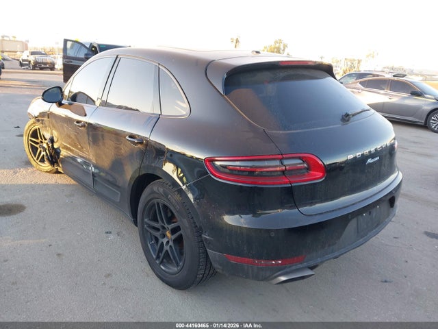 2018 PORSCHE MACAN WP1AA2A57JLB00893 Photo 2