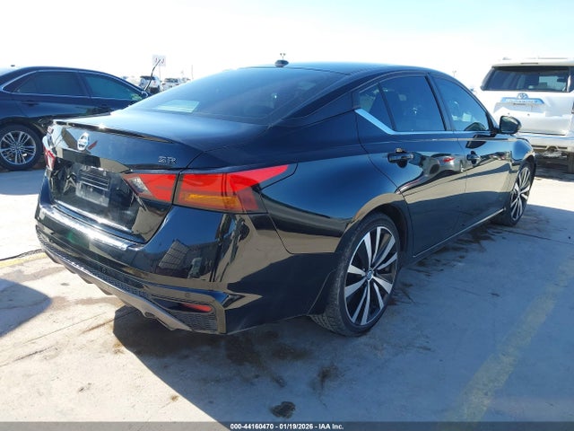 1N4BL4CVXLN318607 Nissan Altima Sr Fwd