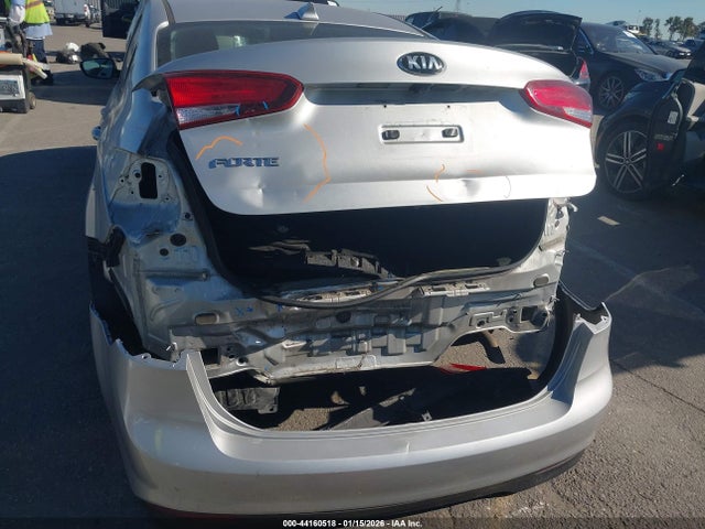 3KPFL4A7XJE217973 KIA FORTE LX