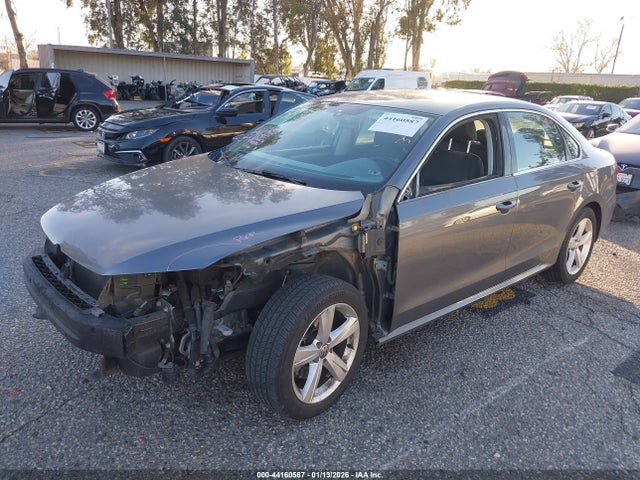 Volkswagen Passat 1.8t Wolfsburg Edition 2014 1VWAT7A35EC044821 Image 2