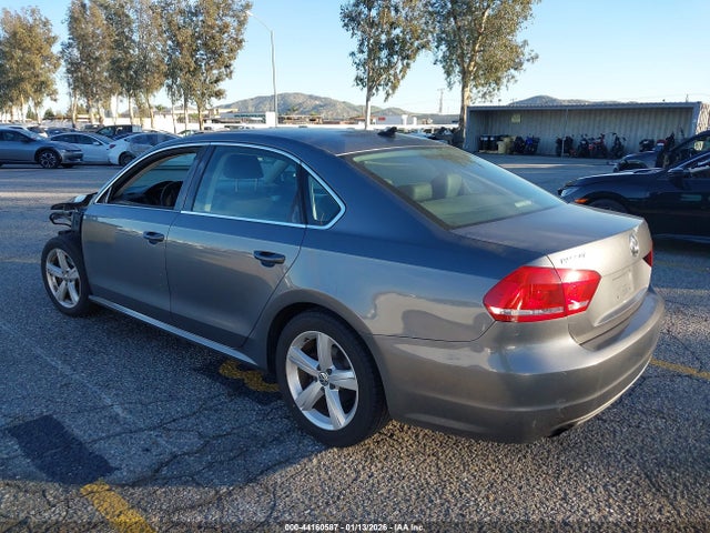 Volkswagen Passat 1.8t Wolfsburg Edition 2014 1VWAT7A35EC044821 Image 3