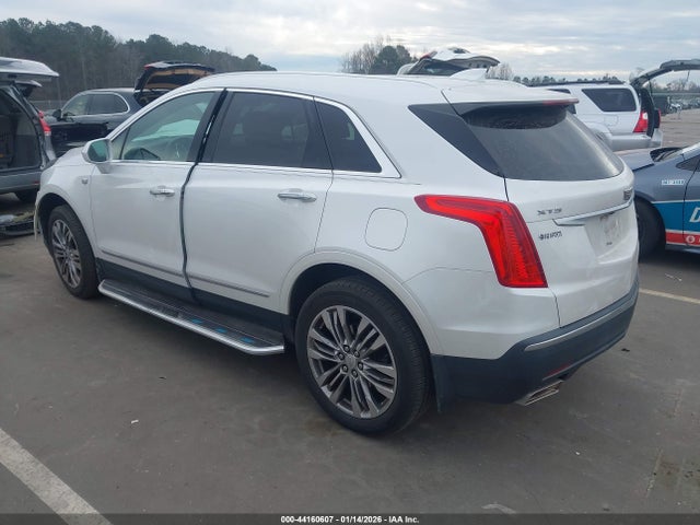 2017 CADILLAC XT5 1GYKNCRS2HZ133571 Photo 2