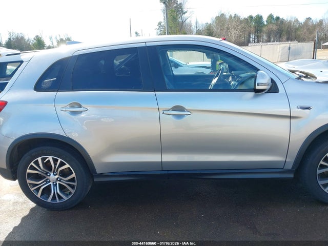 JA4AP3AWXJU000628 Mitsubishi Outlander Sport 2.4 Se