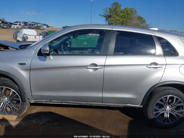 JA4AP3AWXJU000628 Mitsubishi Outlander Sport 2.4 Se