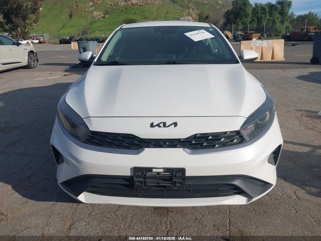 3KPF24AD2NE503749 KIA Forte Lxs