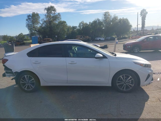 3KPF24AD2NE503749 KIA Forte Lxs