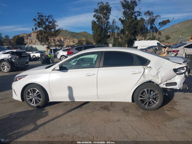 3KPF24AD2NE503749 KIA Forte Lxs