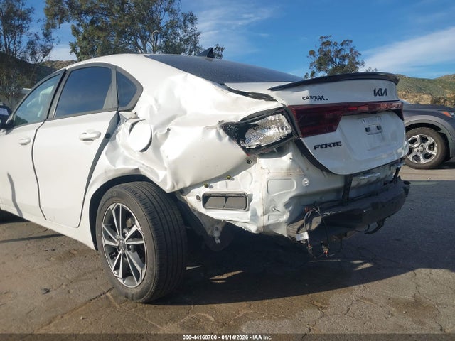3KPF24AD2NE503749 KIA Forte Lxs