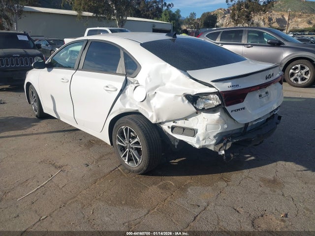 3KPF24AD2NE503749 KIA Forte Lxs
