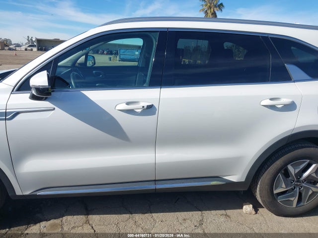 KNDRG4LGXN5081912 KIA Sorento Hybrid S