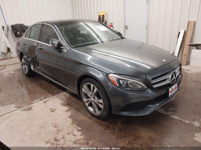 2015 Mercedes-benz C 300 4matic მანქანა იყიდება აუქციონზე, vin: 55SWF4KB8FU009052, აუქციონის ნომერი: 44160793
